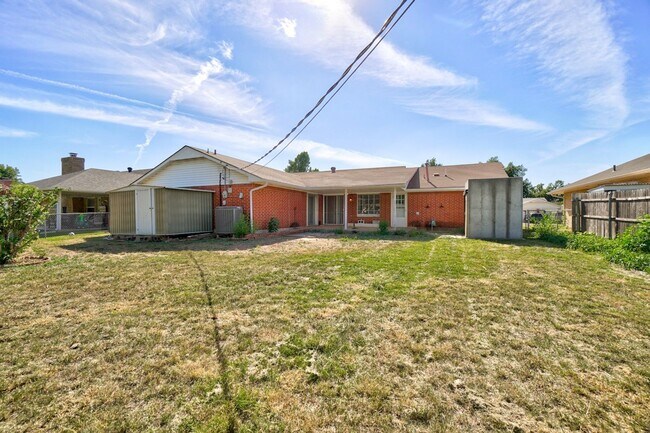 Building Photo - 3 Bed 2 Bath in Midwest City!