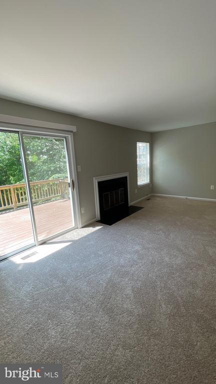 Building Photo - 10364 College Square