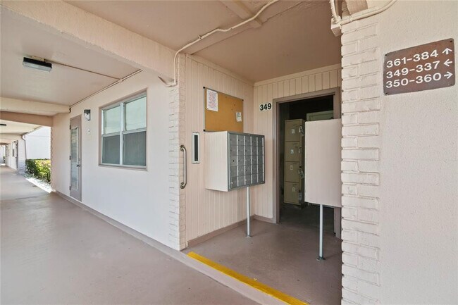 Building Photo - 352 Saxony Trail