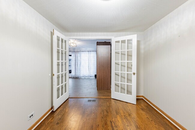 Building Photo - 8912 S Ryan Rd