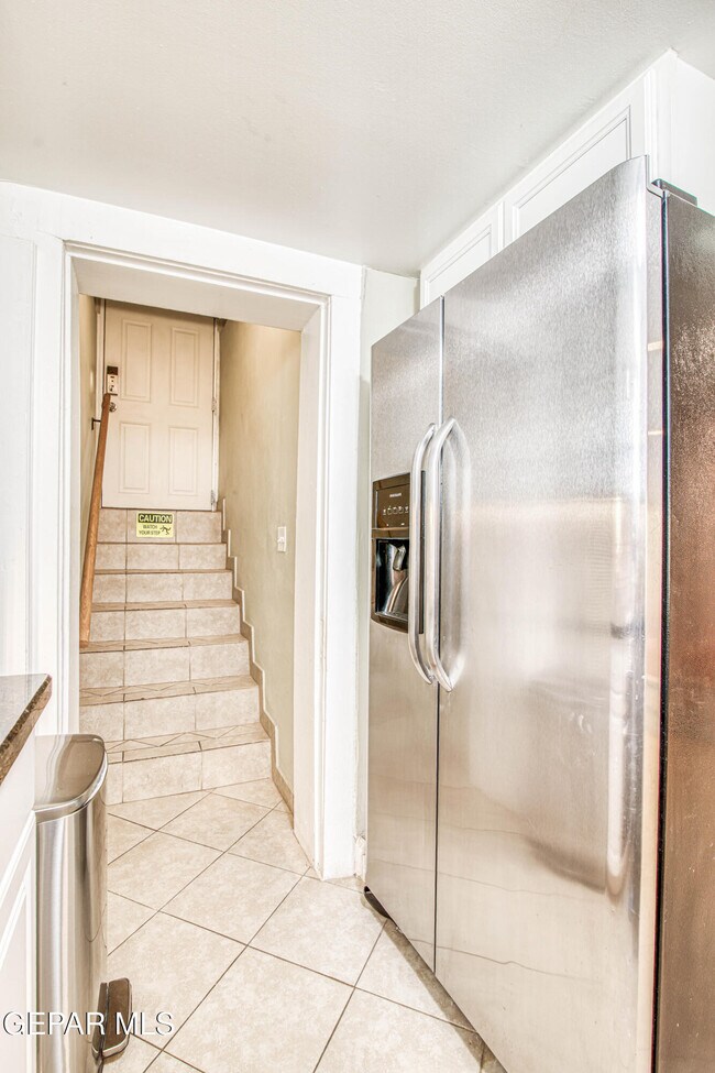 Building Photo - 1701 Elm St