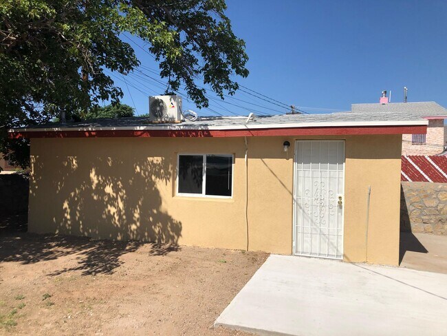 Building Photo - 5008 Sierra Madre Dr