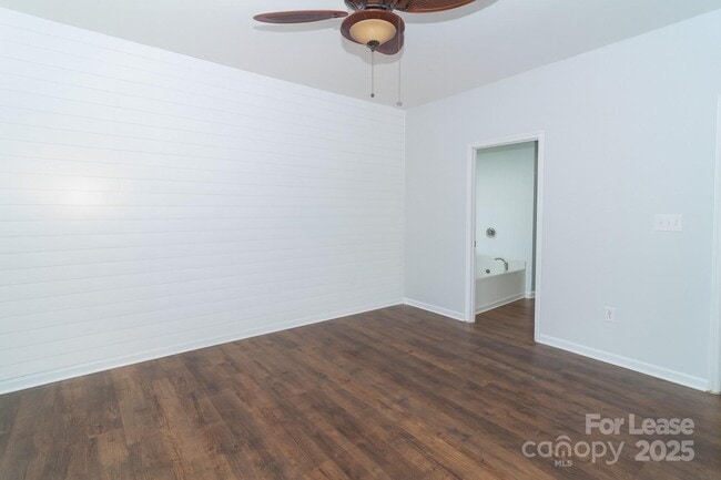 Building Photo - 131 Ashford Hollow Ln