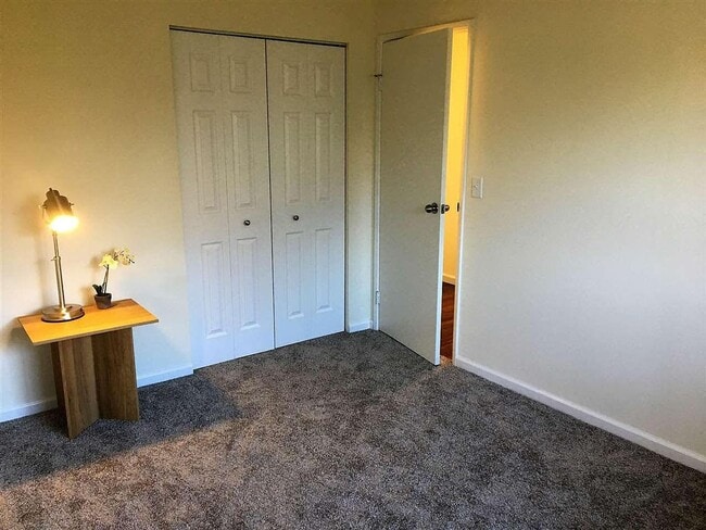 Building Photo - Beautifully Renovated - 3 Bedroom Home