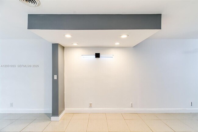 Building Photo - 5215 SW 40th Ave