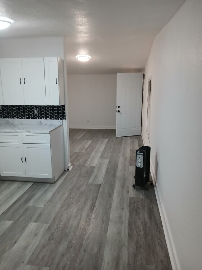 Building Photo - 1534 Moonflower St