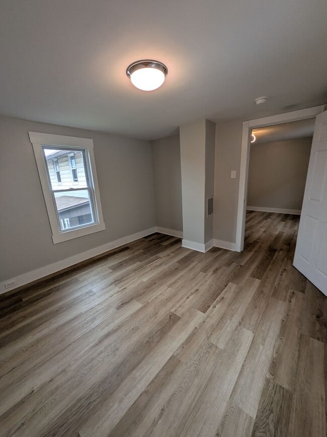 Building Photo - Beautifully renovated 3 bedroom home in Sw...