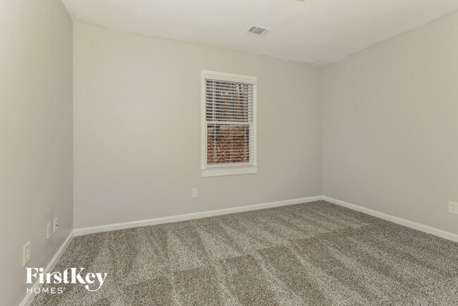 Building Photo - 3167 Lake Ranch Dr