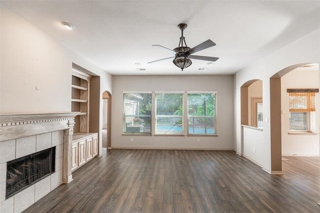 Building Photo - 203 Jewel Park Ln