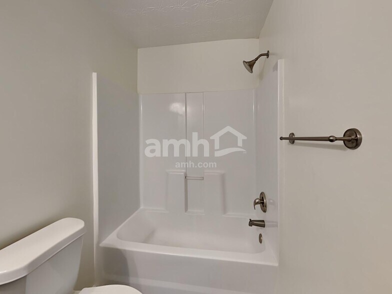 Building Photo - 2540 Marlin Dr