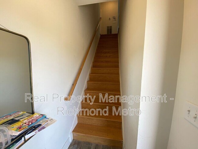 Building Photo - 305-311 W 13th St