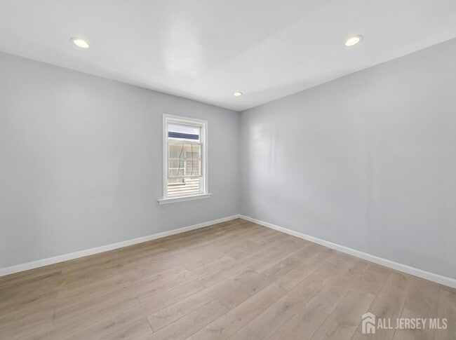 Building Photo - 125 Lowell St