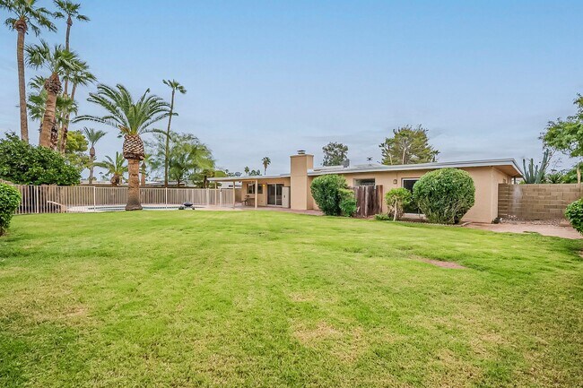 Building Photo - 85254! Four Beds with POOL!