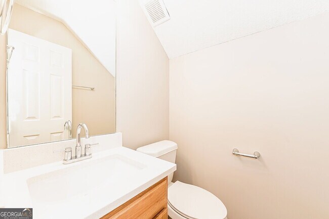 Building Photo - 132 Lossie Ln