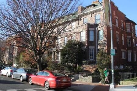 Neighborhood - 3210 17th St NW