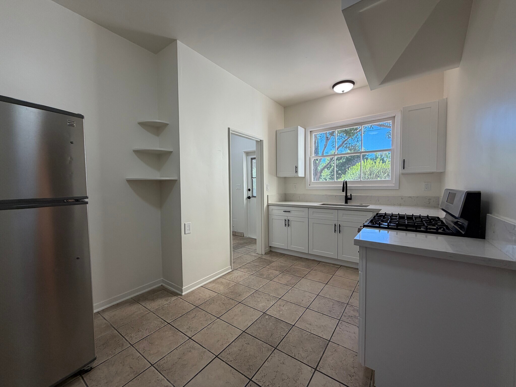 Building Photo - 1156 E Orange Grove Blvd