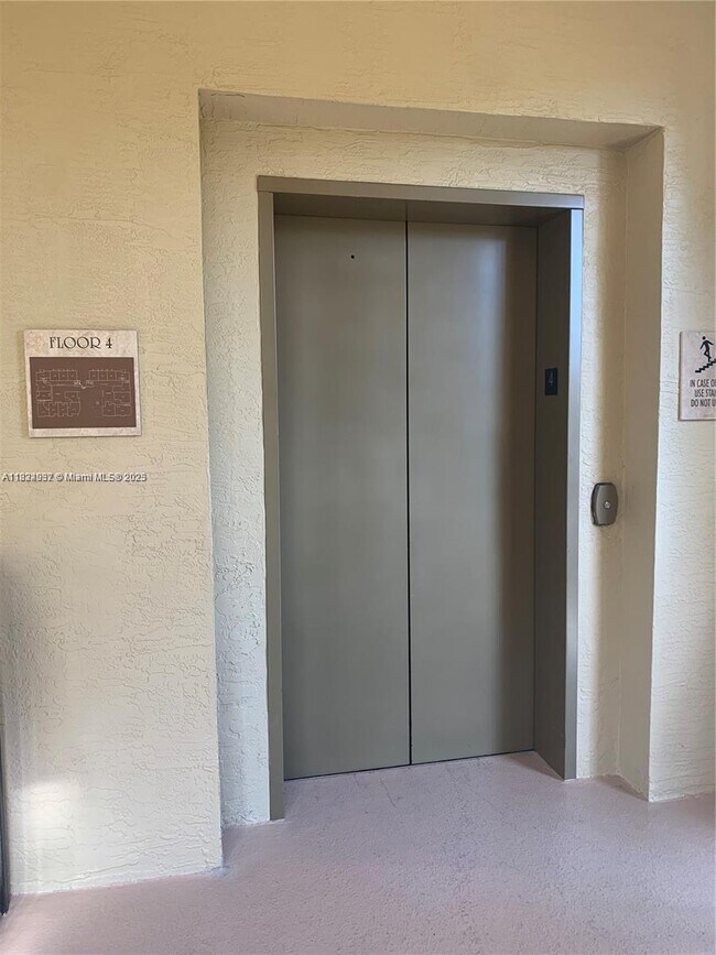 Building Photo - 3020 NW 125th Ave