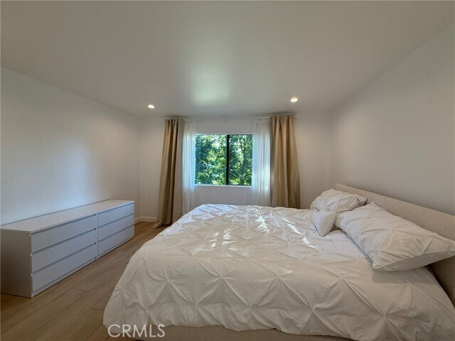 Building Photo - 22139 Burbank Blvd