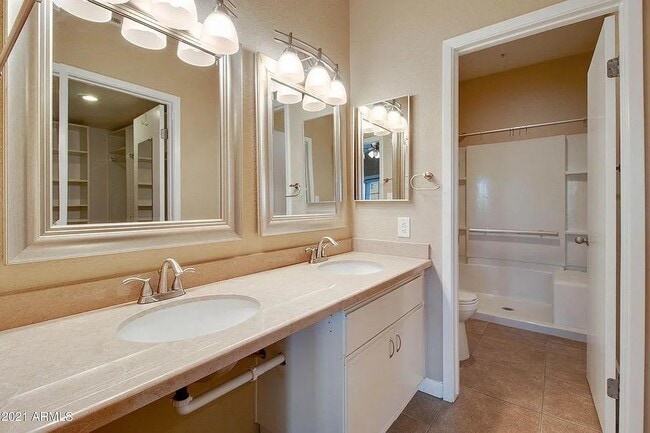 Building Photo - 1133 N 92nd St