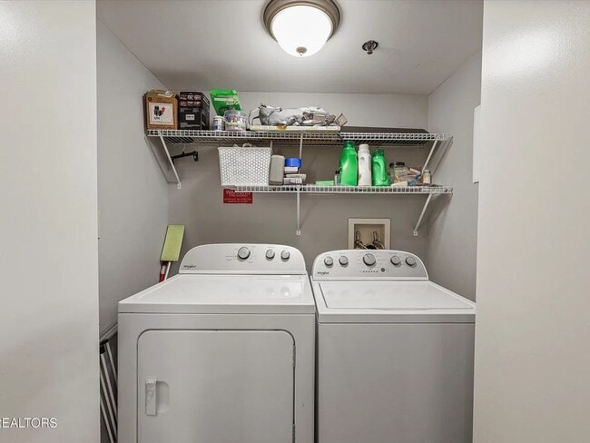 Building Photo - Lake Plaza #201 for FALL 2026! Early Move  8/01/26- $3300/month includes ONE assigned parking spa...