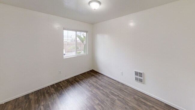 Building Photo - 5102 Ewing St