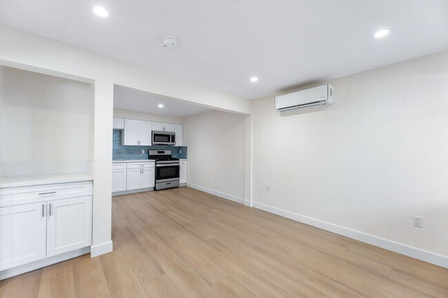 Interior Photo - 6151