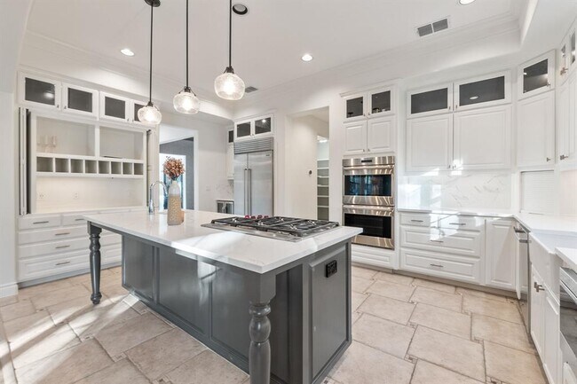 Building Photo - 7228 Oak Shores Dr