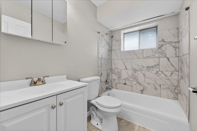 Building Photo - G-Unit