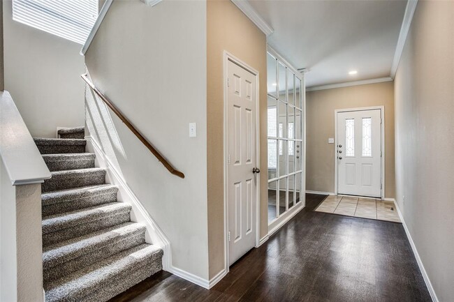 Building Photo - 2443 Green Meadows Ln