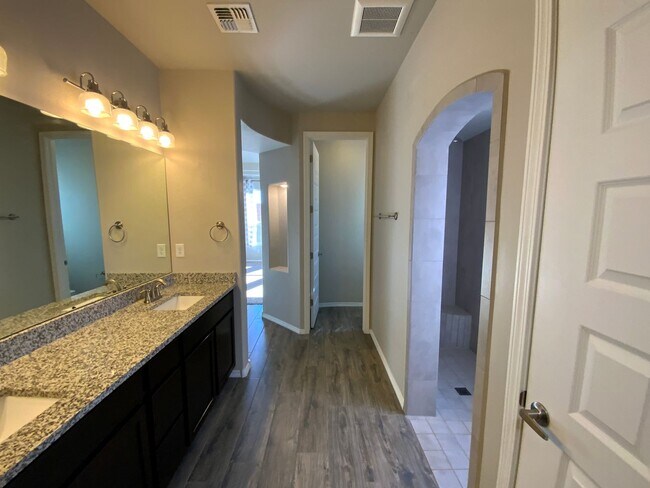 Building Photo - Recent Construction Luxury 4 Bedroom Home Available Near 528 / 550 in Rio Rancho!