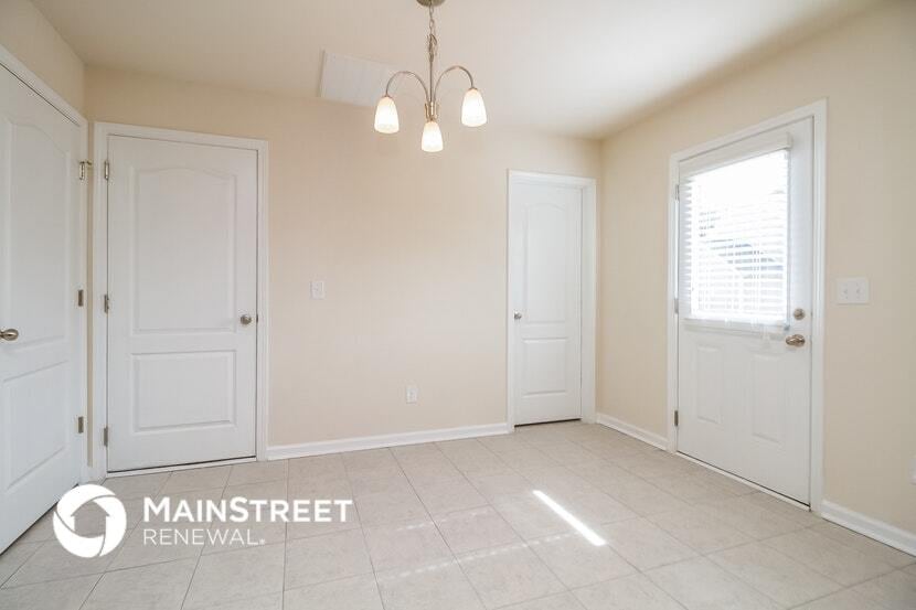 Building Photo - 2309 Bee Hive Dr