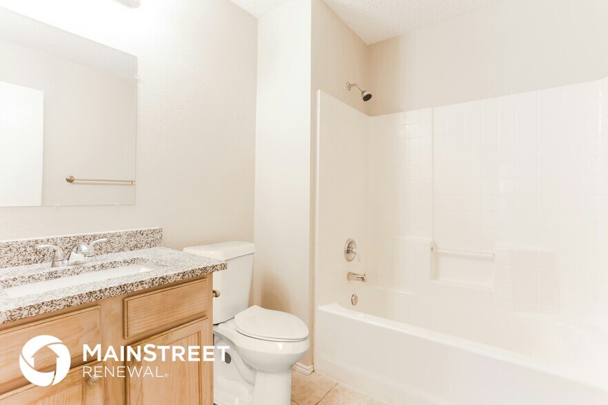 Building Photo - 805 Encino Dr