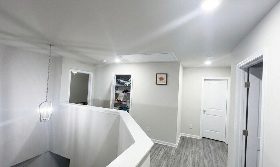 Building Photo - 232 Aimes Dr