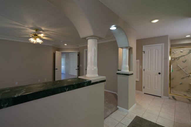 Building Photo - Spacious 6 Bedroom Home with a Balcony!