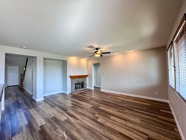 Building Photo - Oversized 5 bedroom Copper Canyon Murrieta...