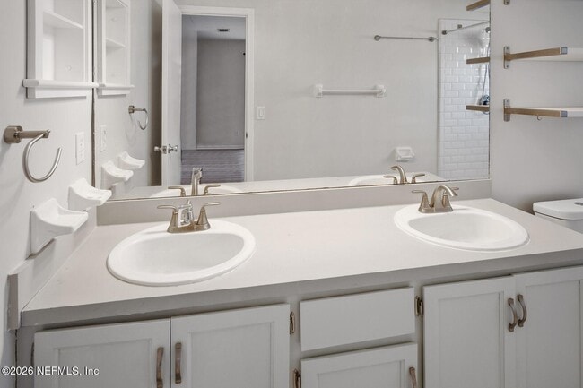 Building Photo - 1329 Cove Landing Dr