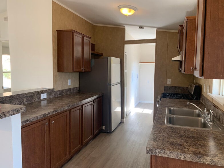 Building Photo - 3375 Almosta Rd
