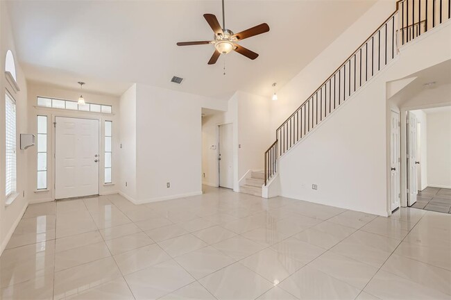 Building Photo - 3001 Rainy River Dr