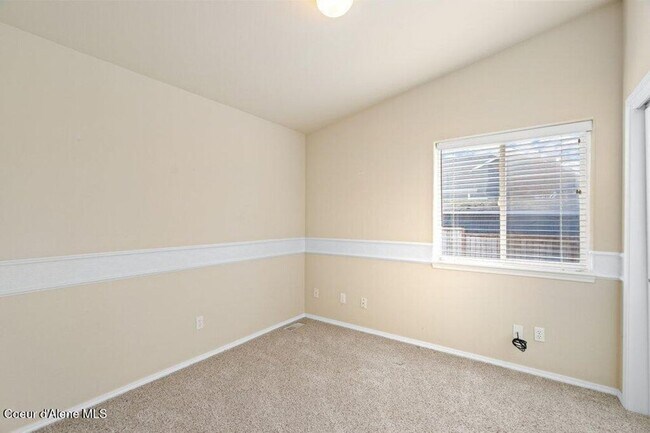 Building Photo - Coeur d' Alene Place!