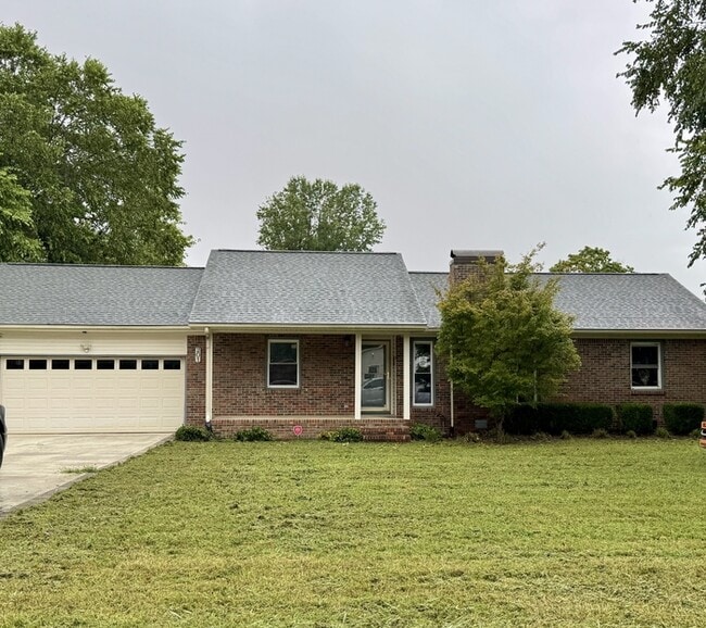 Building Photo - 201 Kirkwood Dr