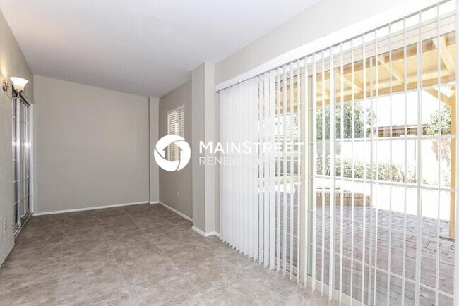 Building Photo - 3 Bedroom Pet-Friendly Home in Glendale, AZ with Main Street Renewal