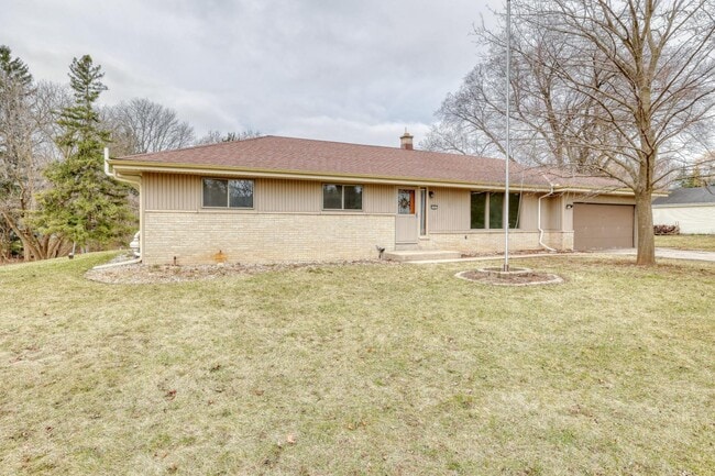 Building Photo - 4465 N 144th St