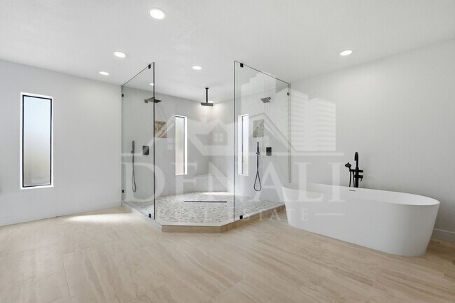 Building Photo - 10643 N Indian Wells Dr