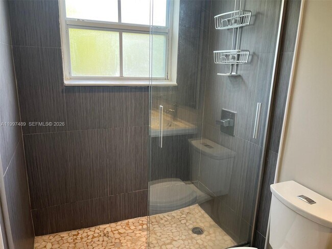 Building Photo - 19701 E Country Club Dr