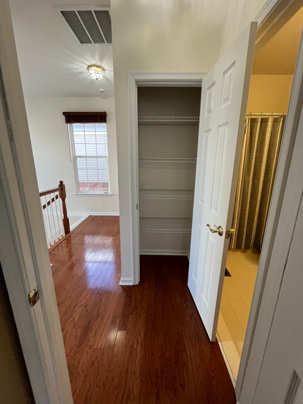 Building Photo - 43935 Hickory Corner Terrace