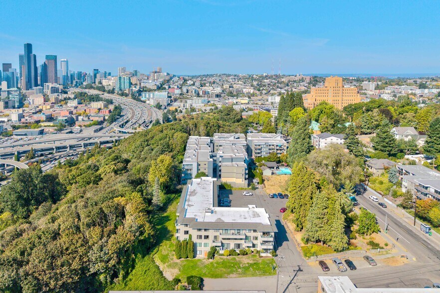 Building Photo - 1100 S Atlantic St