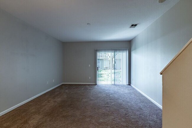 Building Photo - NOW AVAILABLE!!! Beautiful Large Town-home!