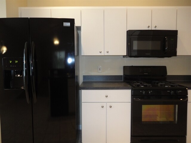 Building Photo - 24540 Laurel Ridge Dr