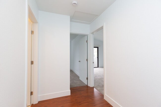 Building Photo - 2 bed, 2 bath Townhome – LA JOLLA/UTC