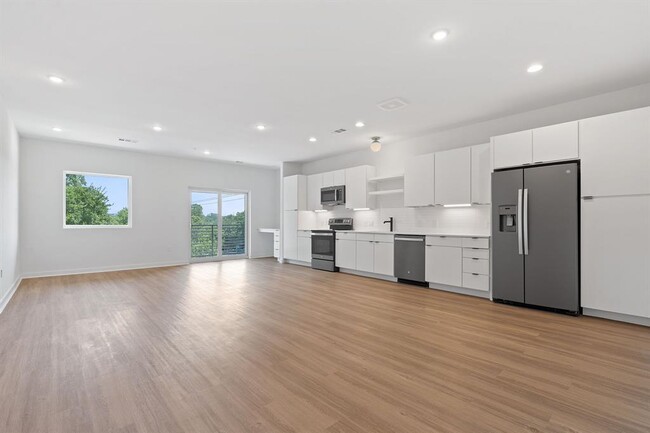 Building Photo - 100 Mockingbird Ln W